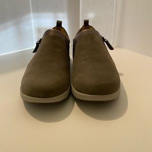 Womens Clark’s Unstructured Un Adorn Zip Good Condition.